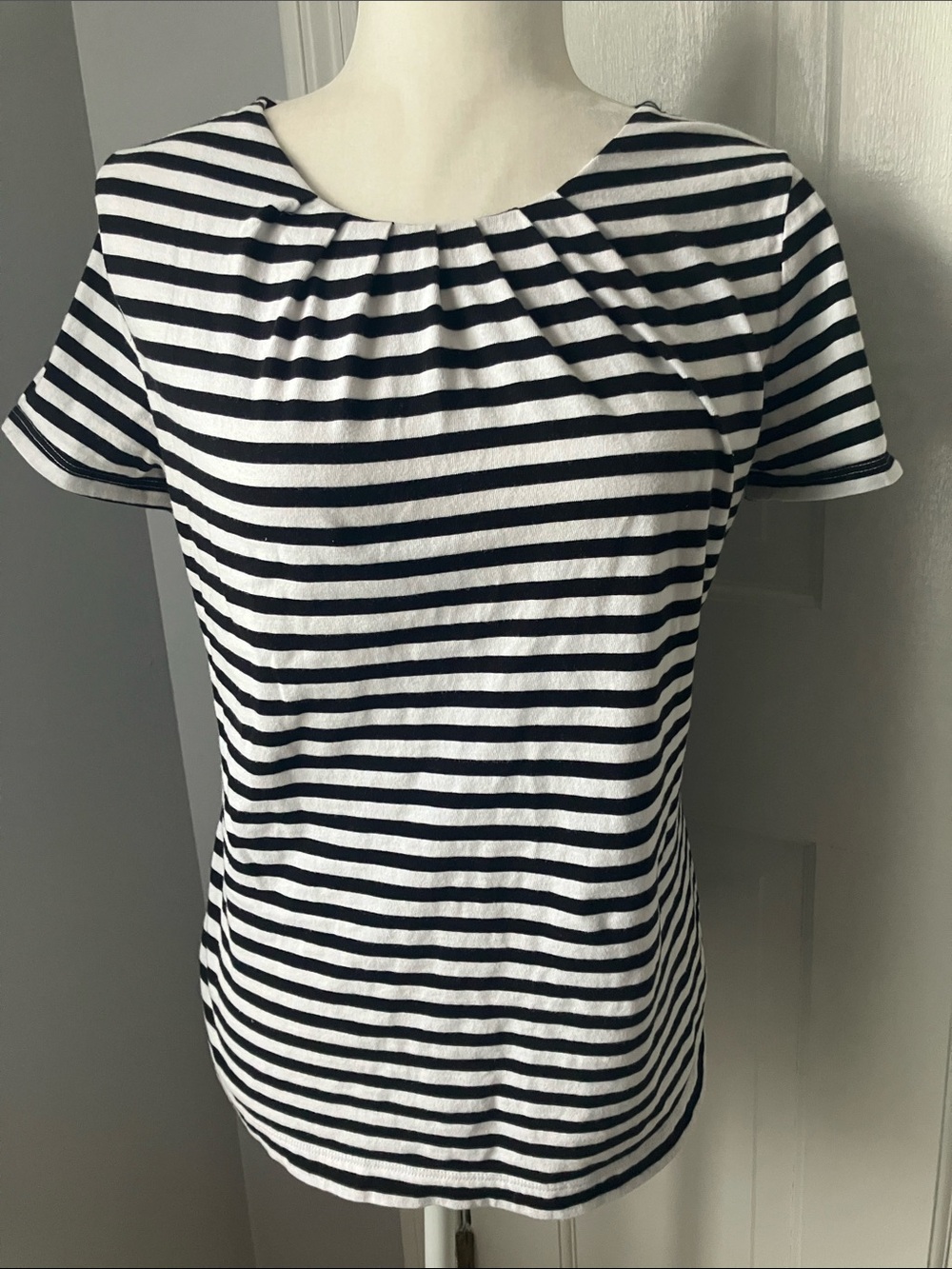 LOFT striped short sleeve cotton top back zipper pleated neckline black white M